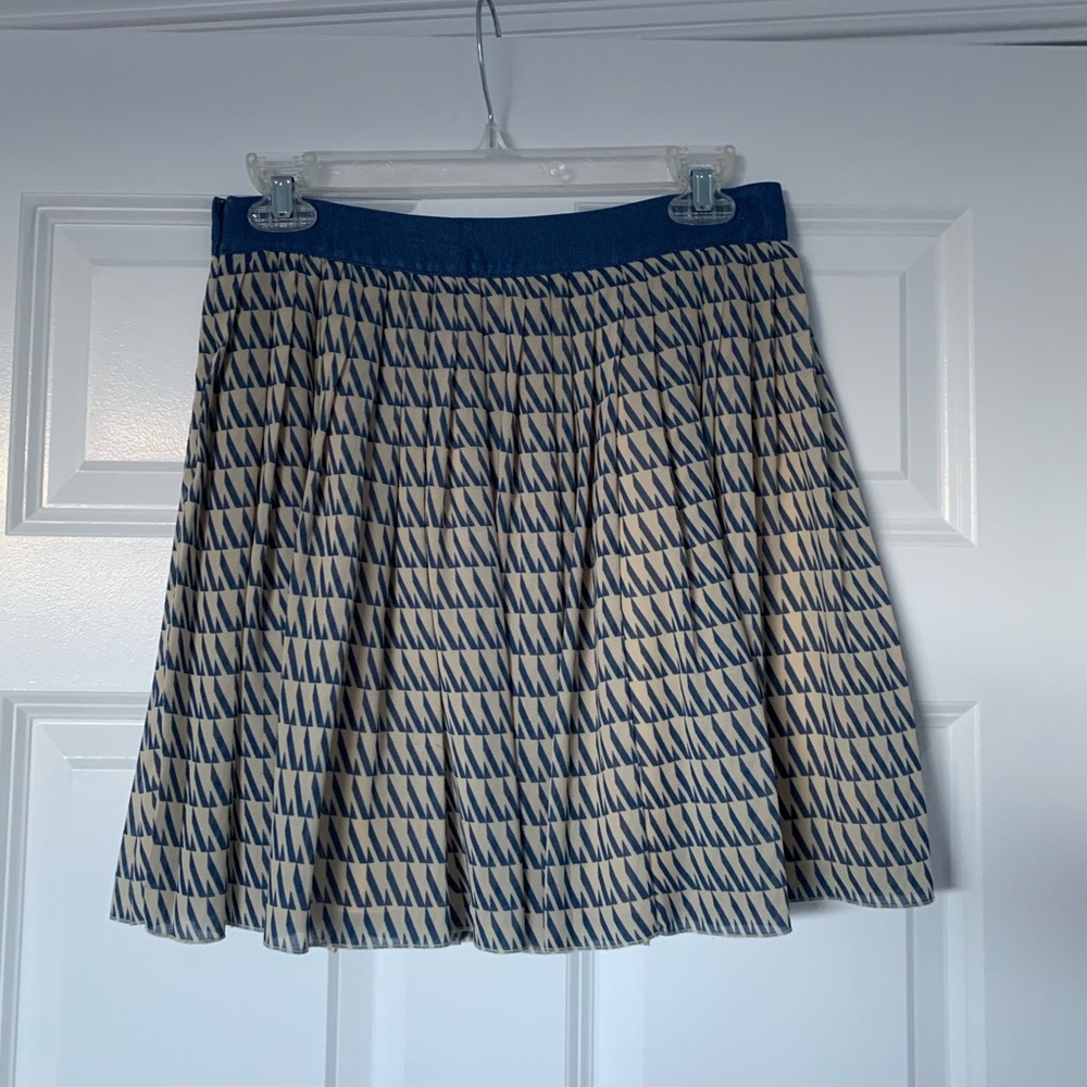 Club Monaco Pleated Printed Skirt, Size 2